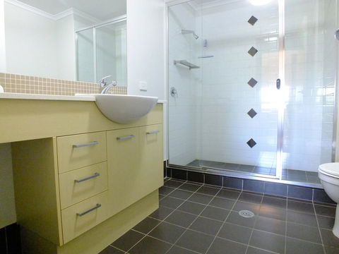 Pacific Marina Apartments - Accommodation Gladstone 7