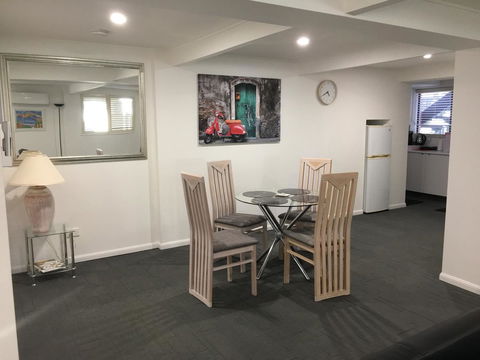 Arena Blanca Studio Apartment - Accommodation Gladstone 2