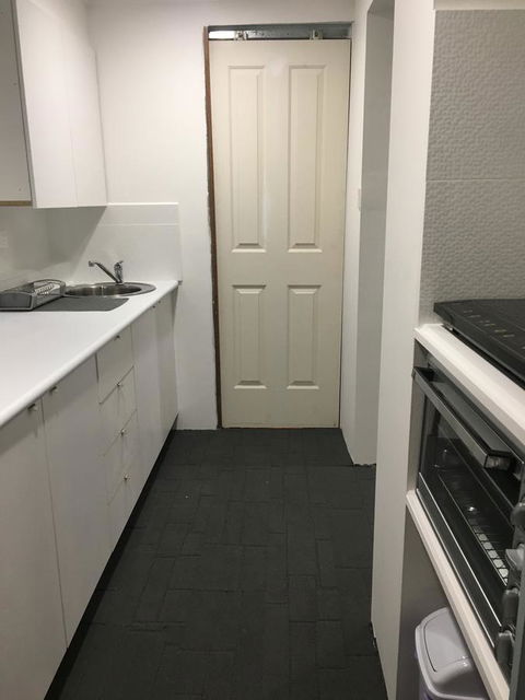 Arena Blanca Studio Apartment - Accommodation Gladstone 4
