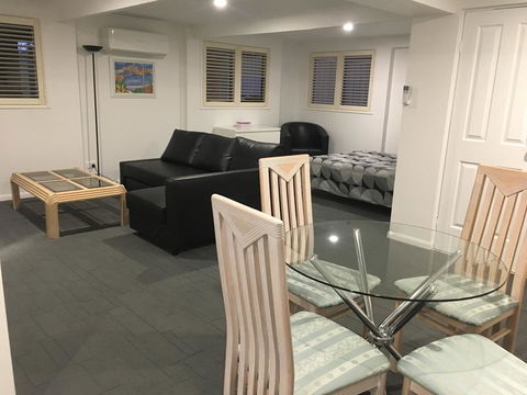 Arena Blanca Studio Apartment - Accommodation Gladstone 10