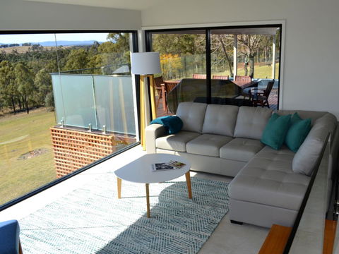 Wine Country Villas - Accommodation Gladstone 0