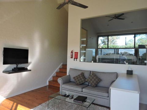 Wine Country Villas - Accommodation Gladstone 18