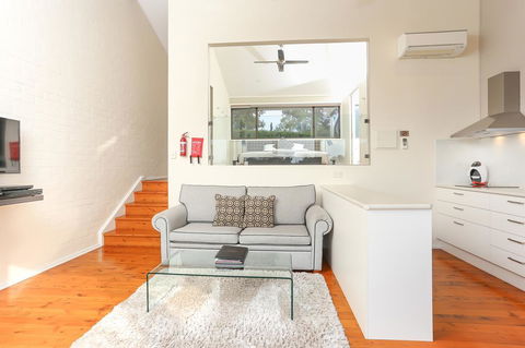 Wine Country Villas - Accommodation Gladstone 22