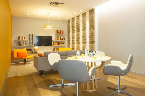 Novotel Sydney Darling Harbour - Accommodation Gladstone 27