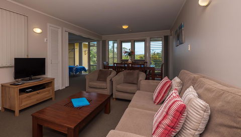 Hastings Cove Holiday Apartments - Accommodation Gladstone 0