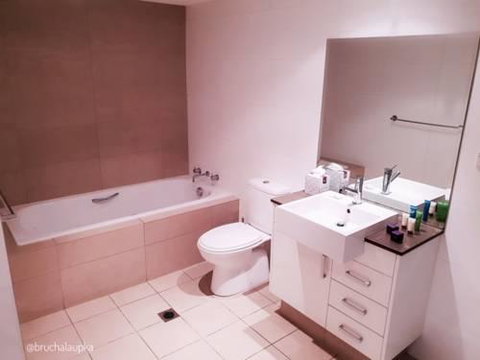 Wentworth Park Apartments - Accommodation Gladstone 2