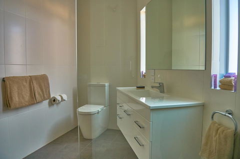 Hunter Oasis - Accommodation Gladstone 25