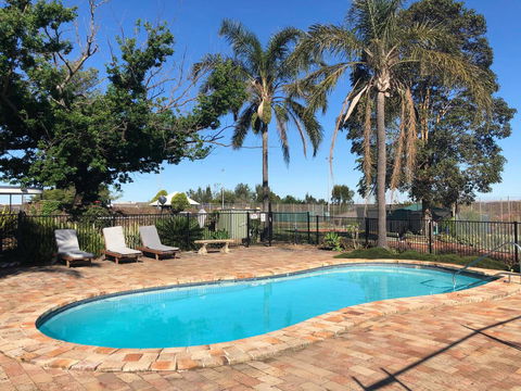 Hunter Oasis - Accommodation Gladstone 11