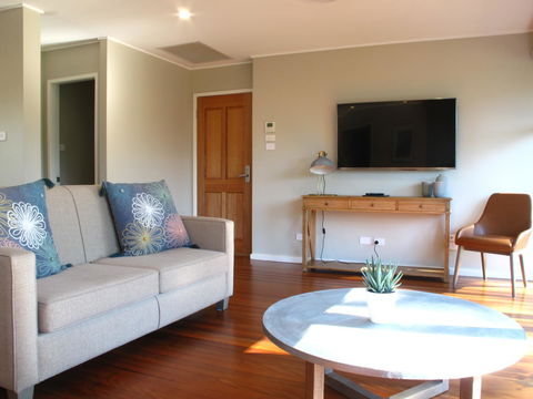 Hunter Oasis - Accommodation Gladstone 3