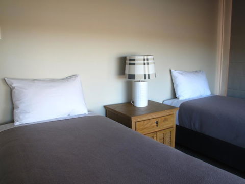 Hunter Oasis - Accommodation Gladstone 1