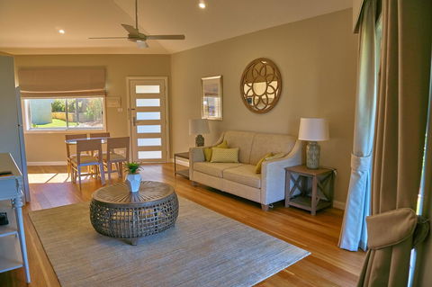Hunter Oasis - Accommodation Gladstone 12