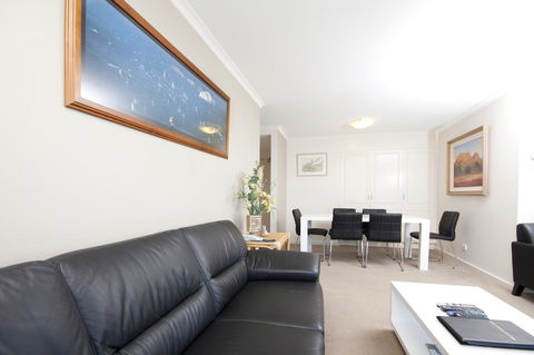Sails Apartments - Accommodation Gladstone 14