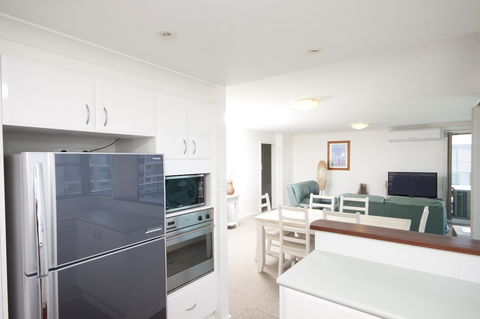 Sails Apartments - Accommodation Gladstone 17