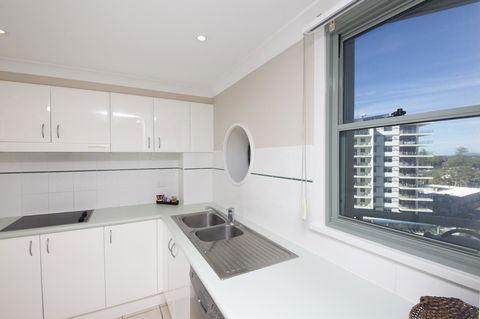 Sails Apartments - Accommodation Gladstone 7