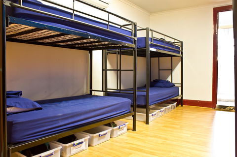 Mad Monkey Kings Cross - Accommodation Gladstone 23