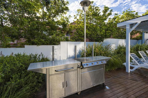 Oaks Nelson Bay Lure Suites - Accommodation Gladstone 7