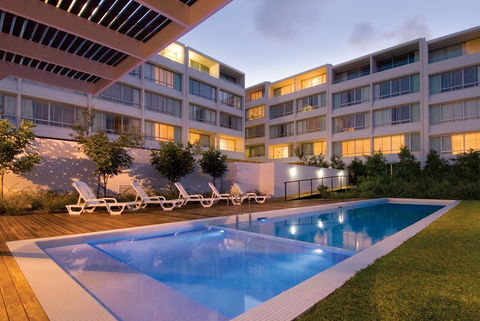 Oaks Nelson Bay Lure Suites - Accommodation Gladstone 0