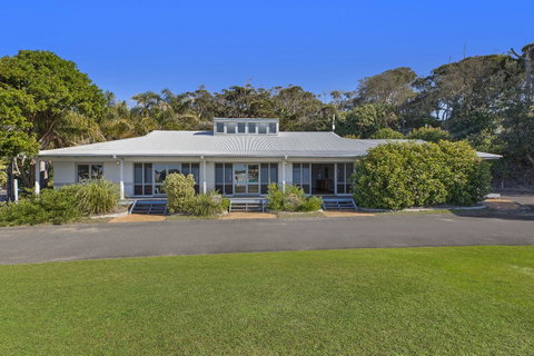 Blue Lagoon Beach Resort - Accommodation Gladstone 13