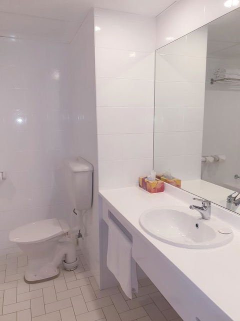 Marina Resort - Accommodation Gladstone 40