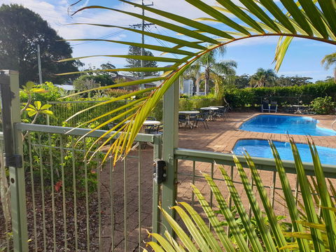 Marina Resort - Accommodation Gladstone 10
