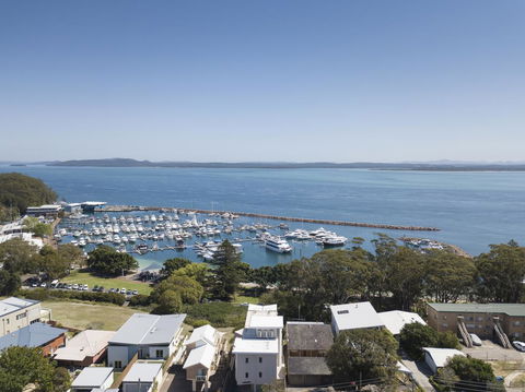 Marina Resort - Accommodation Gladstone 2