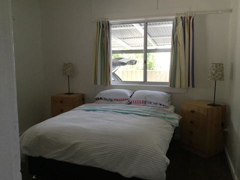 Hat Head Beach Cottage 1 - Accommodation Gladstone 6