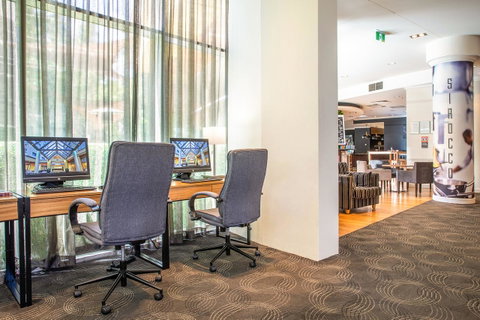Holiday Inn Sydney Potts Point - Accommodation Gladstone 11