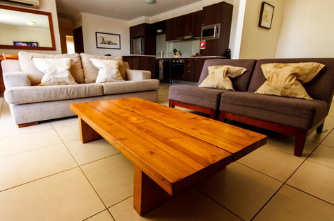 Byron Bay Hotel And Apartments - Accommodation Gladstone 14