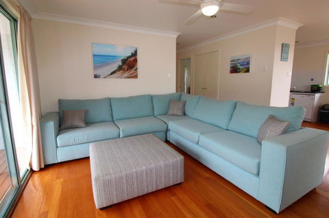 Anglesea, 17 Hodgson Street - Accommodation Gladstone 1