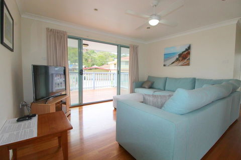 Anglesea, 17 Hodgson Street - Accommodation Gladstone 2