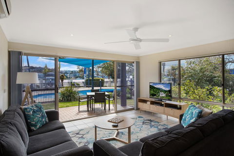 Sails Luxury Apartments Merimbula - Accommodation Gladstone 4