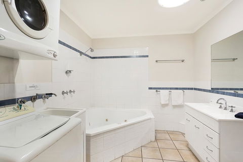 Sails Luxury Apartments Merimbula - Accommodation Gladstone 26