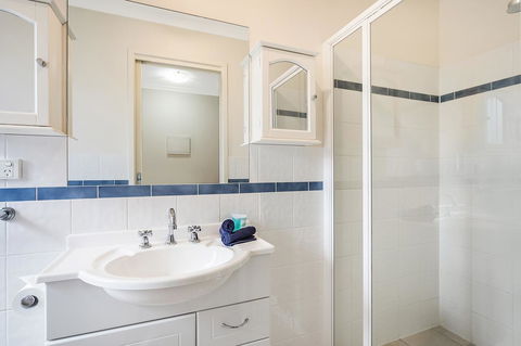 Sails Luxury Apartments Merimbula - Accommodation Gladstone 24