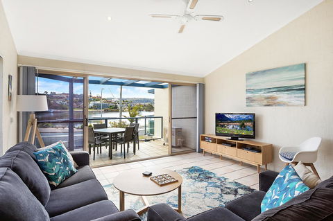 Sails Luxury Apartments Merimbula - Accommodation Gladstone 25