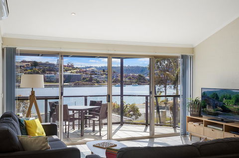 Sails Luxury Apartments Merimbula - Accommodation Gladstone 3