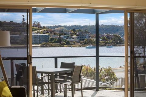 Sails Luxury Apartments Merimbula - Accommodation Gladstone 2