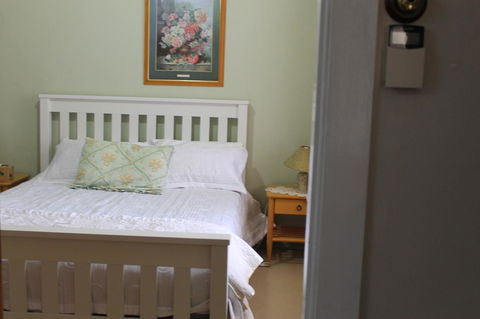 Boot Makers Cottage - Accommodation Gladstone 13