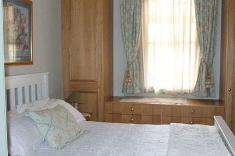Boot Makers Cottage - Accommodation Gladstone 11