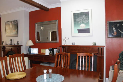 Boot Makers Cottage - Accommodation Gladstone 3