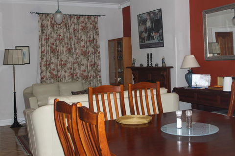 Boot Makers Cottage - Accommodation Gladstone 5
