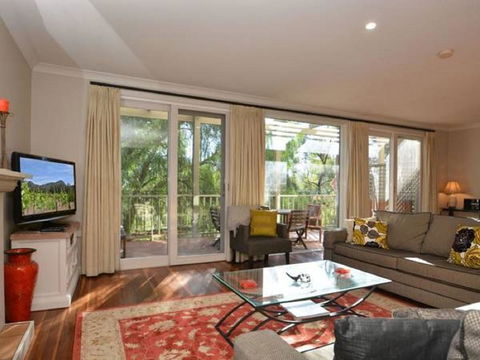 Villa 3br Chianti Villa Located Within Cypress Lakes Resort - Accommodation Gladstone 0