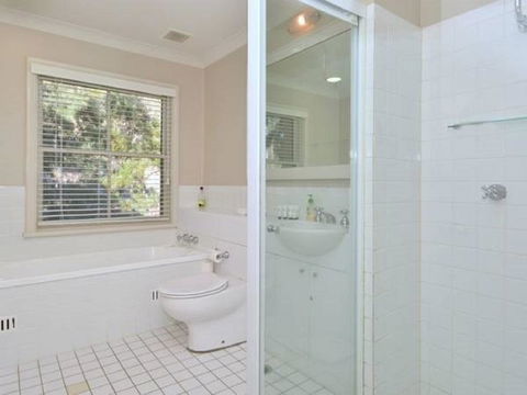 Villa 3br Chianti Villa Located Within Cypress Lakes Resort - Accommodation Gladstone 10