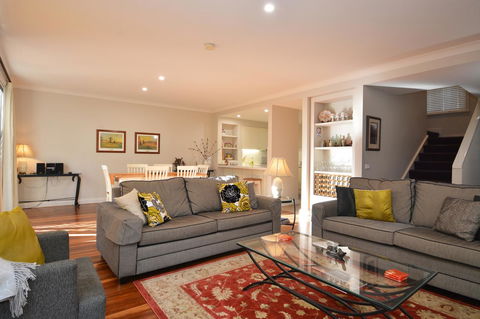 Villa 3br Chianti Villa Located Within Cypress Lakes Resort - Accommodation Gladstone 2