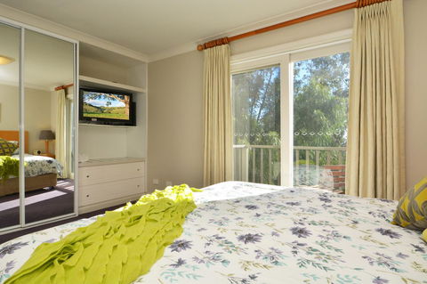 Villa 3br Chianti Villa Located Within Cypress Lakes Resort - Accommodation Gladstone 12