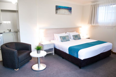 Copacabana Shores - Accommodation Gladstone 9
