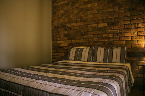 Ironstone Estate Lovedale - Accommodation Gladstone 15