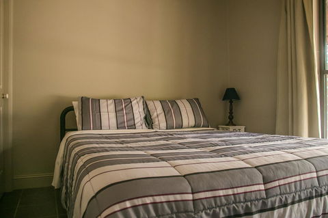 Ironstone Estate Lovedale - Accommodation Gladstone 13