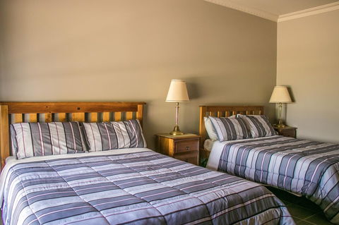 Ironstone Estate Lovedale - Accommodation Gladstone 11