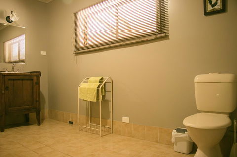 Ironstone Estate Lovedale - Accommodation Gladstone 9