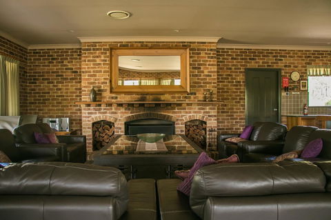 Ironstone Estate Lovedale - Accommodation Gladstone 25